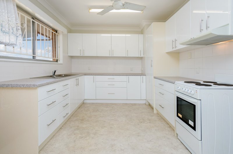 Photo - 4 Blackwattle Street, Macgregor QLD 4109 - Image 3