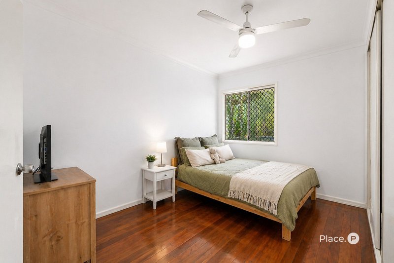 Photo - 4 Blackwood Avenue, Cannon Hill QLD 4170 - Image 10