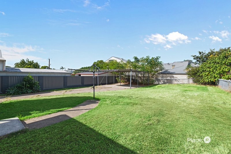 Photo - 4 Blackwood Avenue, Cannon Hill QLD 4170 - Image 12