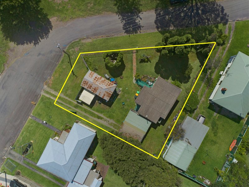 Photo - 4 Blair Street, Teralba NSW 2284 - Image 1