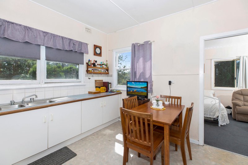 Photo - 4 Blair Street, Teralba NSW 2284 - Image 4