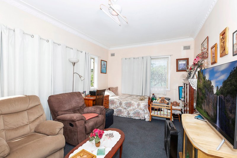 Photo - 4 Blair Street, Teralba NSW 2284 - Image 7