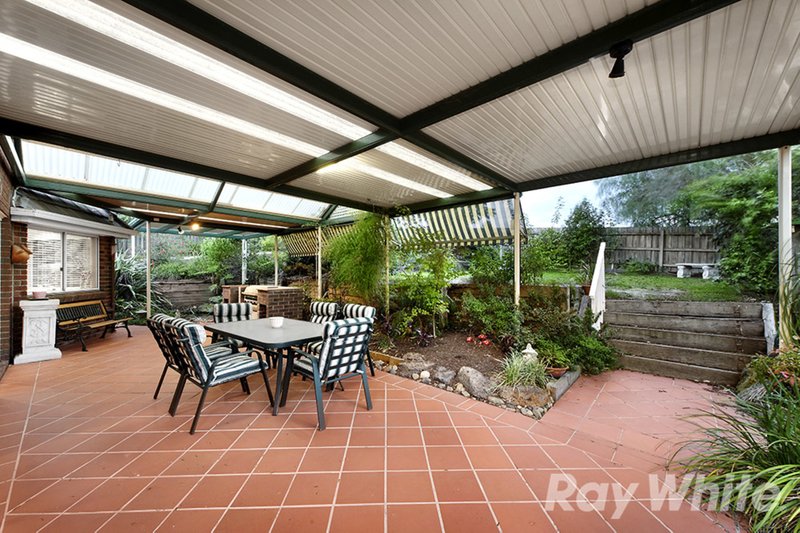 Photo - 4 Blanton Drive, Mulgrave VIC 3170 - Image 9