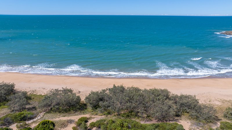 Photo - 4 Bloodwood Avenue, Agnes Water QLD 4677 - Image 1