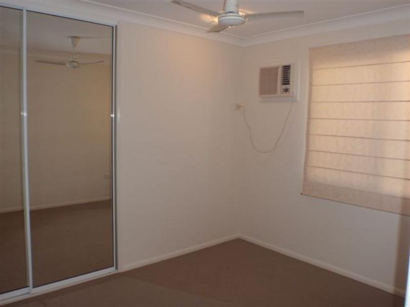 Photo - 4 Blue Lake Court, Kirwan QLD 4817 - Image 5