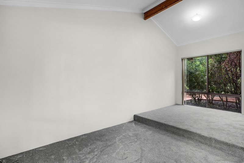 Photo - 4 Bluejay Gardens, Ballajura WA 6066 - Image 5