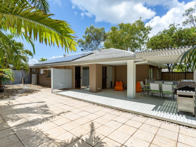 Photo - 4 Bluemoon Close, Burleigh Waters QLD 4220 - Image 4