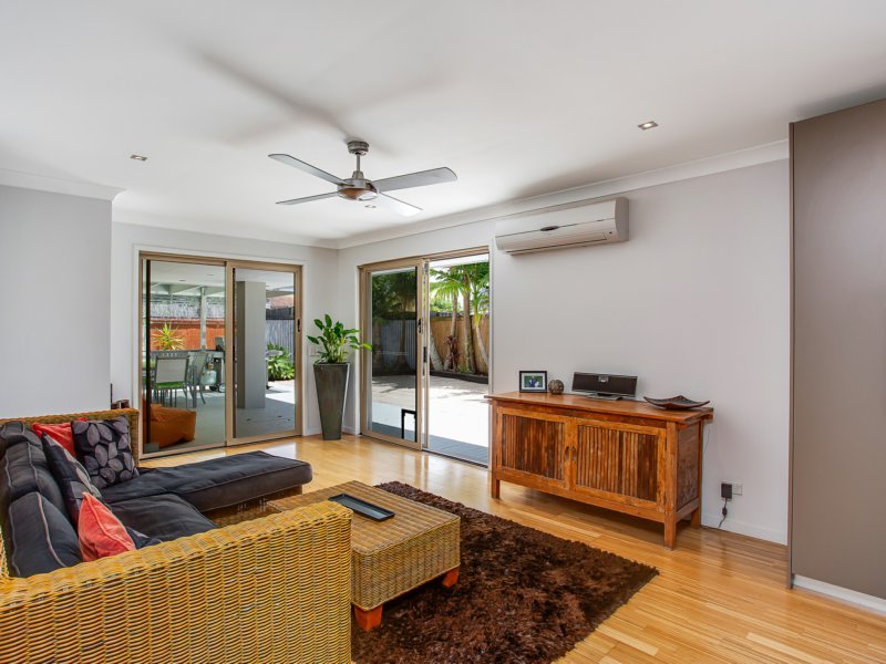 Photo - 4 Bluemoon Close, Burleigh Waters QLD 4220 - Image 6