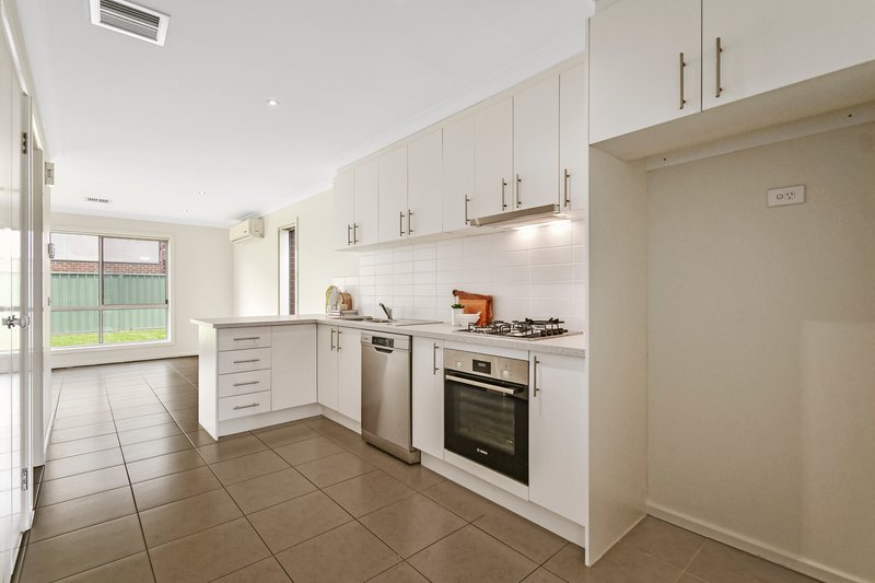 Photo - 4 Bluestone Street, Pakenham VIC 3810 - Image 3