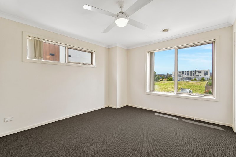 Photo - 4 Bluestone Street, Pakenham VIC 3810 - Image 8