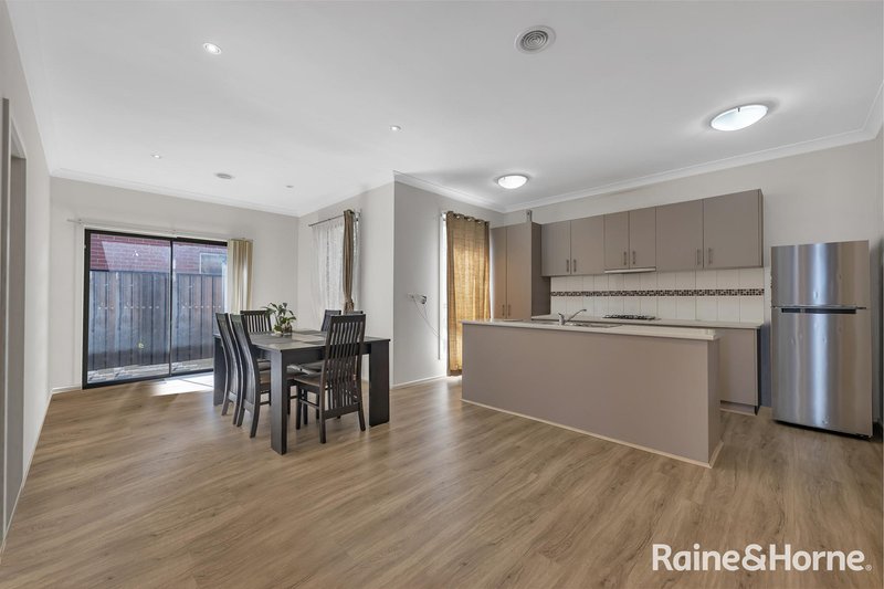 Photo - 4 Bonita Avenue, Tarneit VIC 3029 - Image 3