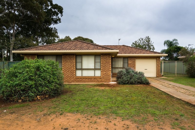 4 Bonner Crescent, Dubbo NSW 2830