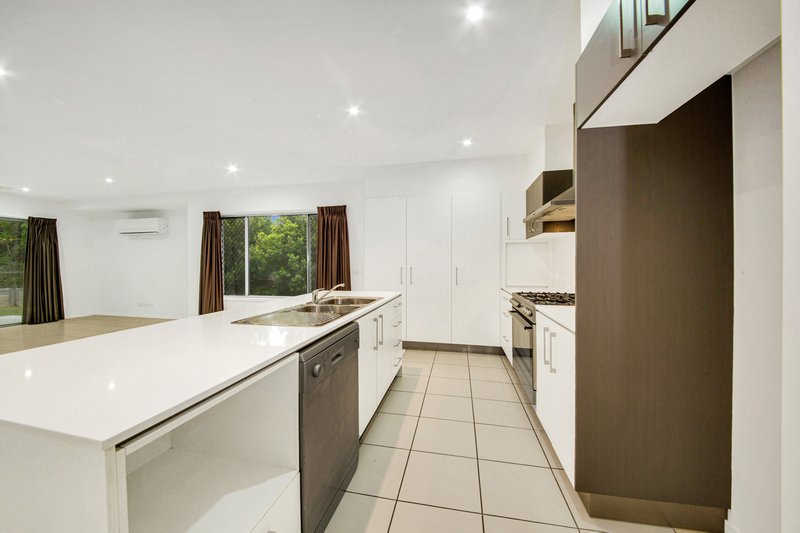 Photo - 4 Boonderee Place, New Auckland QLD 4680 - Image 5