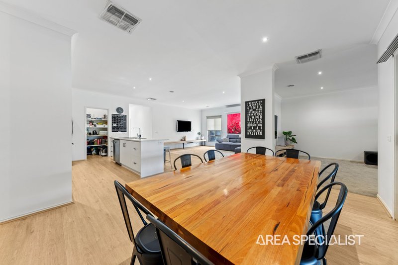 Photo - 4 Booth Place, Pakenham VIC 3810 - Image 9