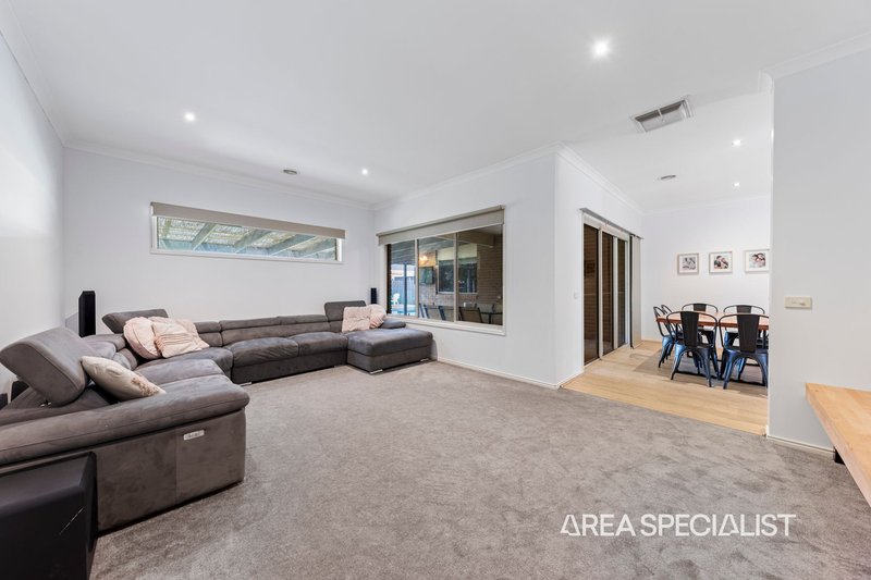 Photo - 4 Booth Place, Pakenham VIC 3810 - Image 11