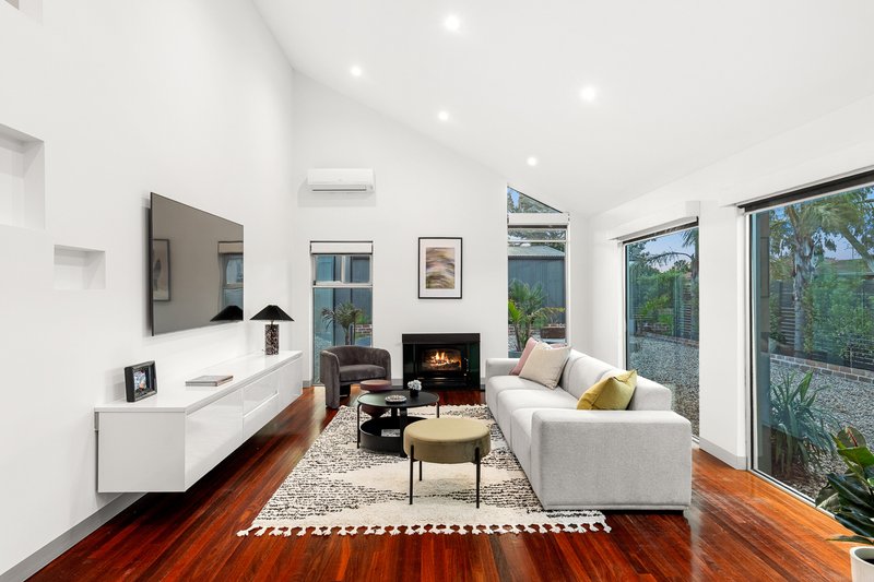 Photo - 4 Booth Way, Taylors Lakes VIC 3038 - Image 4