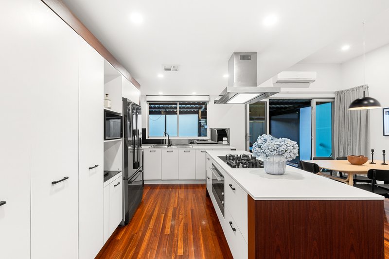 Photo - 4 Booth Way, Taylors Lakes VIC 3038 - Image 6