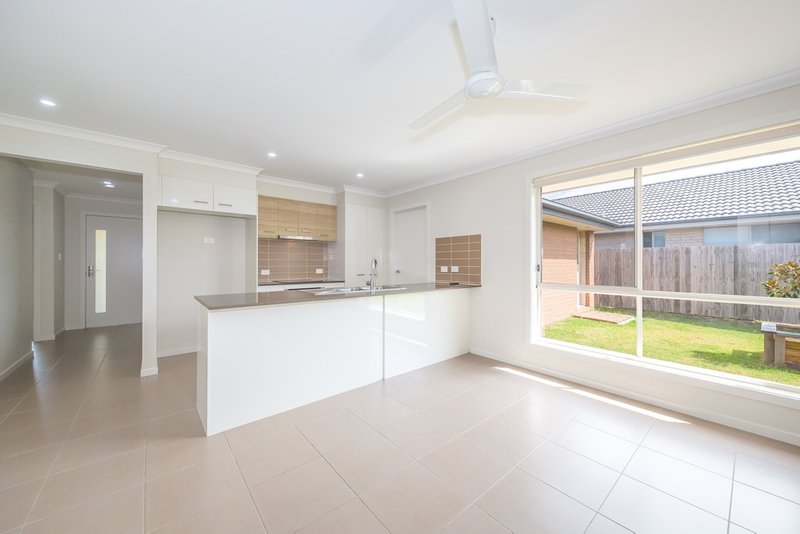 Photo - 4 Bora Place, Ningi QLD 4511 - Image 5