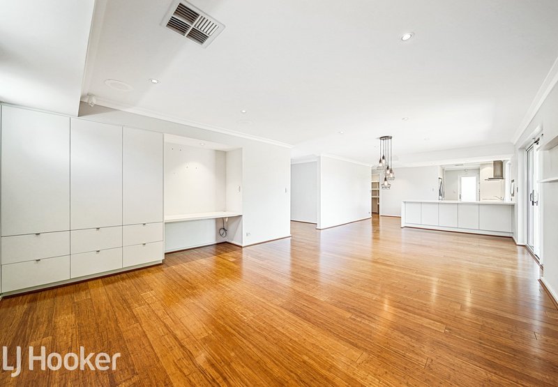 Photo - 4 Boston Way, Booragoon WA 6154 - Image 4