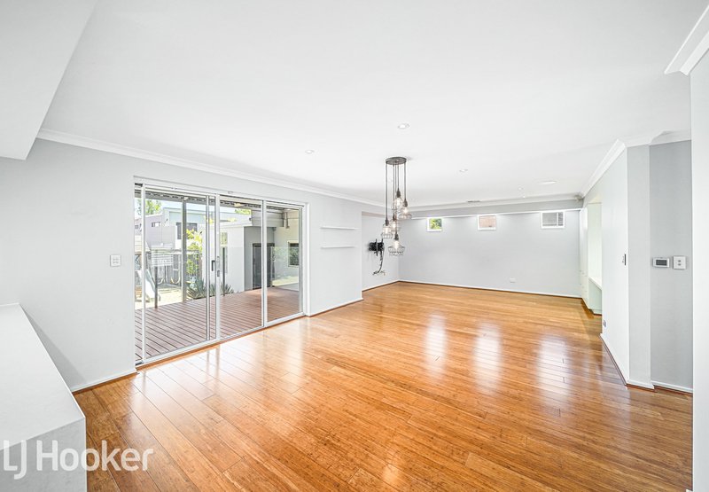 Photo - 4 Boston Way, Booragoon WA 6154 - Image 5