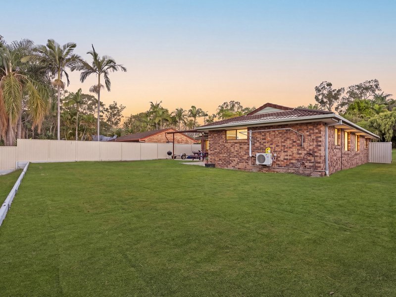 Photo - 4 Bowen Court, Helensvale QLD 4212 - Image 11