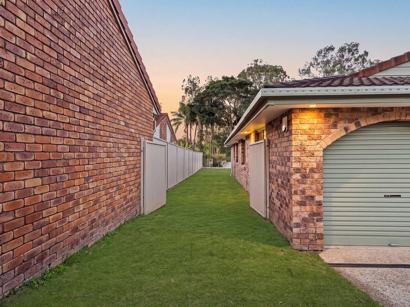 Photo - 4 Bowen Court, Helensvale QLD 4212 - Image 17