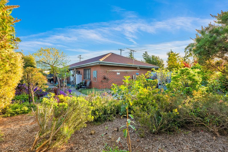 Photo - 4 Bower Drive, Werribee VIC 3030 - Image 10