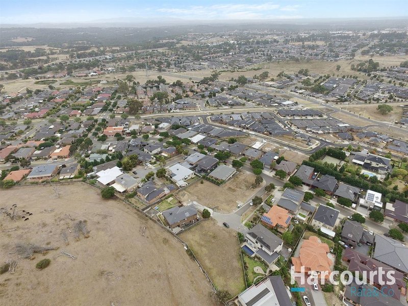 Photo - 4 Box Hedge Court, South Morang VIC 3752 - Image 8