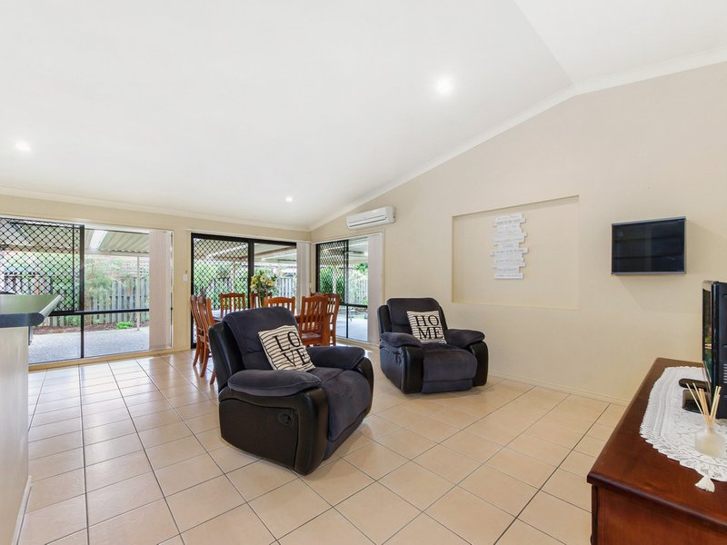 Photo - 4 Boyer Street, Pacific Pines QLD 4211 - Image 3