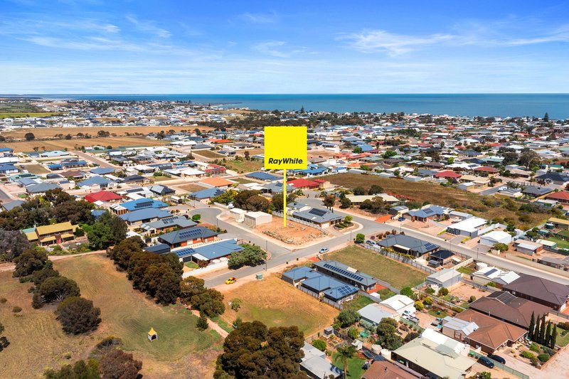 Photo - 4 Bradshaw Street, Moonta Bay SA 5558 - Image 3