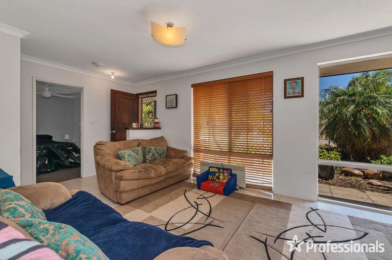 Photo - 4 Bream Court, Warnbro WA 6169 - Image 3