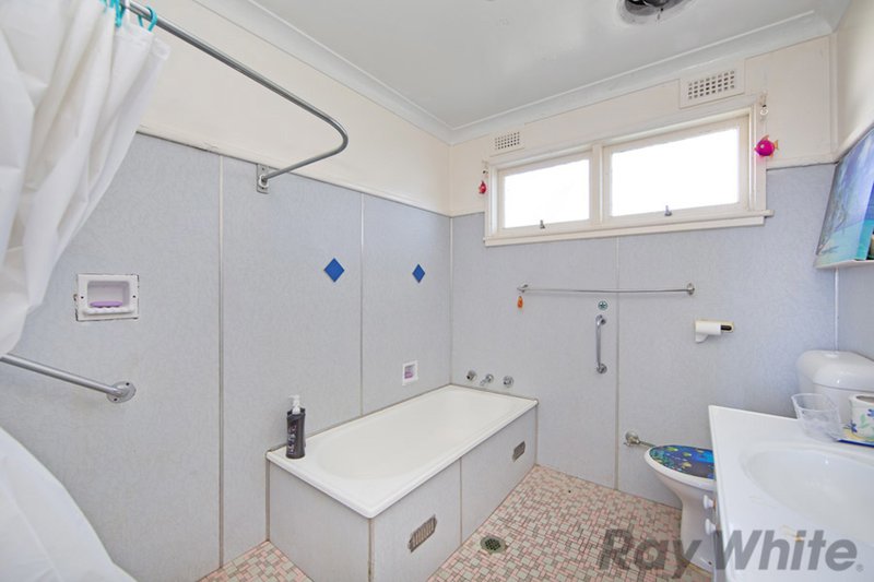 Photo - 4 Brennon Rd , Gorokan NSW 2263 - Image 5