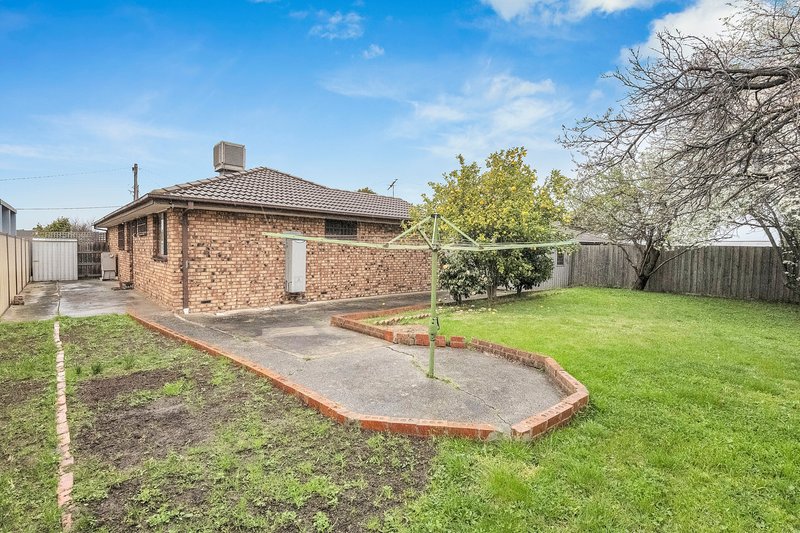 Photo - 4 Bridgewater Road, Craigieburn VIC 3064 - Image 13