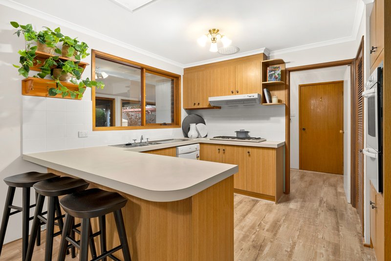 Photo - 4 Bridle Place, Pakenham VIC 3810 - Image 3