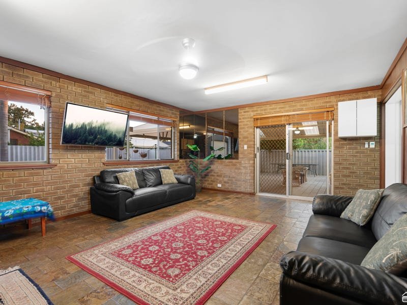 Photo - 4 Brigalow Way, Armadale WA 6112 - Image 7