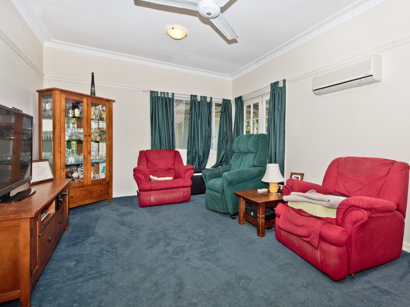 Photo - 4 Bright Avenue, Clontarf QLD 4019 - Image 4