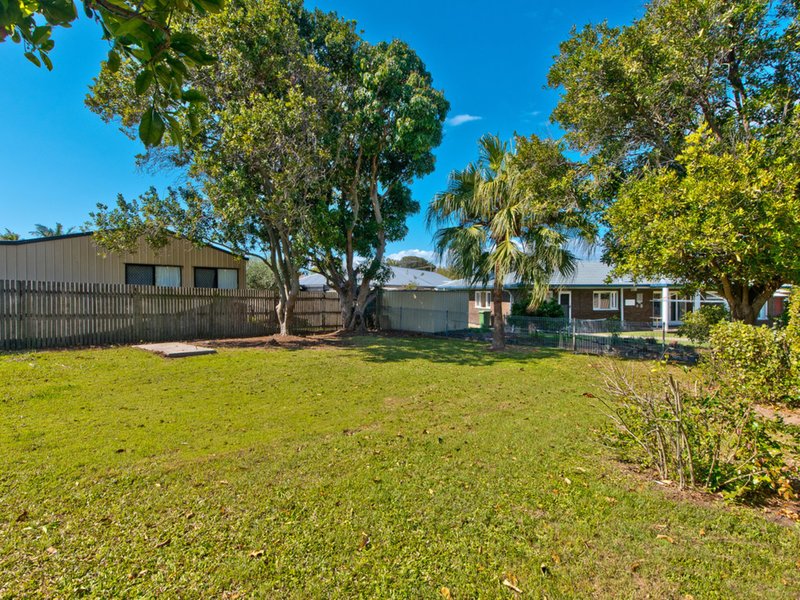 Photo - 4 Bright Avenue, Clontarf QLD 4019 - Image 10