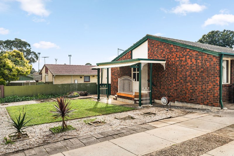 Photo - 4 Brindisi Road, Hackham West SA 5163 - Image 1