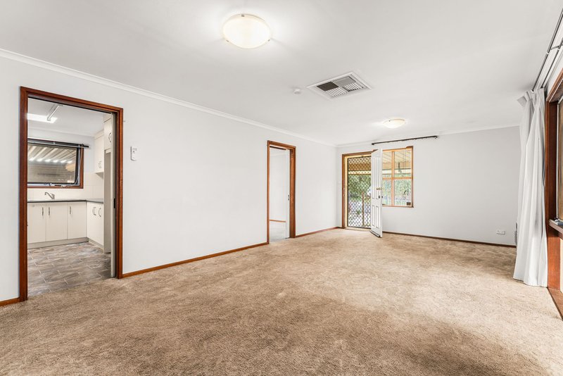 Photo - 4 Brindisi Road, Hackham West SA 5163 - Image 4