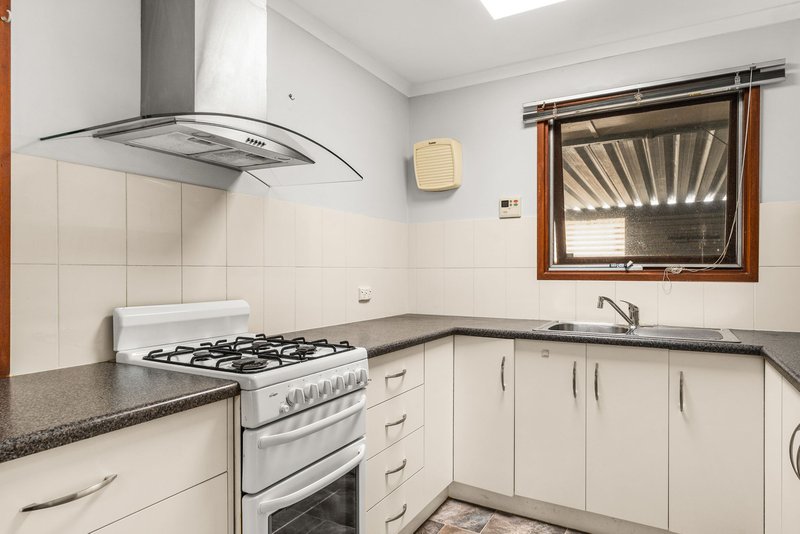 Photo - 4 Brindisi Road, Hackham West SA 5163 - Image 6