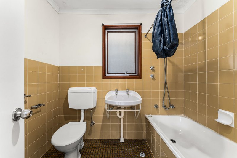Photo - 4 Brindisi Road, Hackham West SA 5163 - Image 11