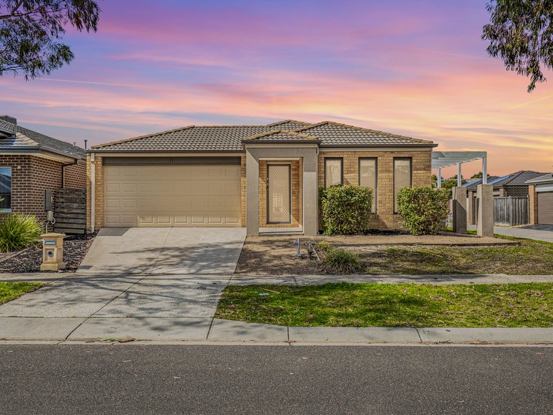 4 Brocker Street, Clyde North VIC 3978