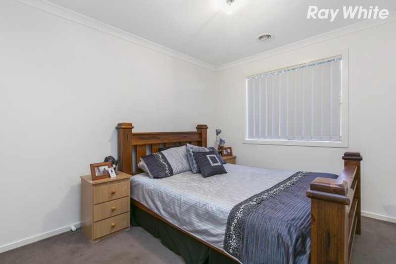 Photo - 4 Brockman Street, Cranbourne East VIC 3977 - Image 6