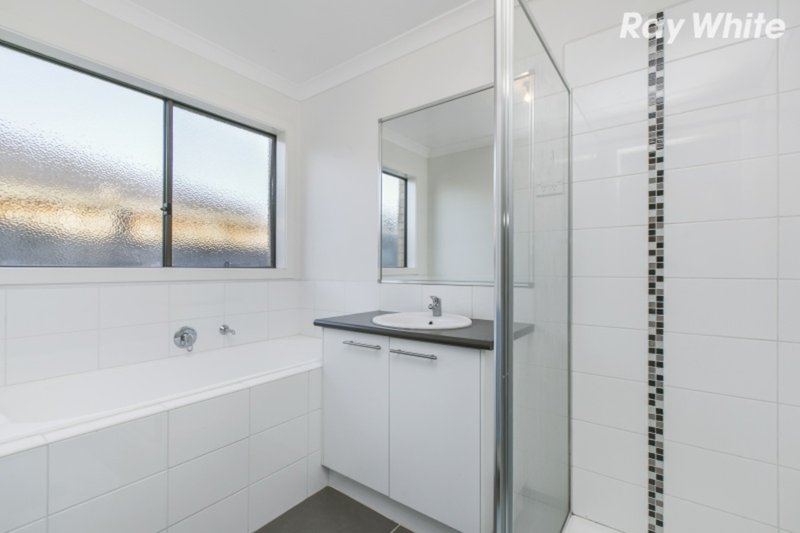 Photo - 4 Brockman Street, Cranbourne East VIC 3977 - Image 7