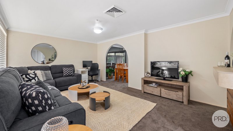 Photo - 4 Brolga Glen, St Clair NSW 2759 - Image 3