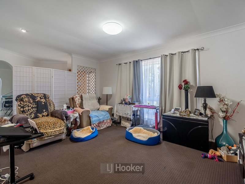 Photo - 4 Bron Court, Loganlea QLD 4131 - Image 6