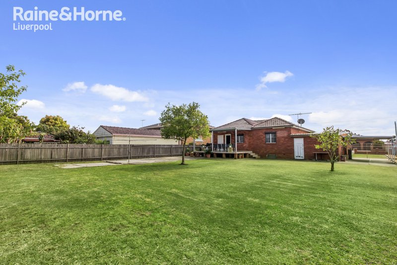 Photo - 4 Bronsdon Street, Smithfield NSW 2164 - Image 9