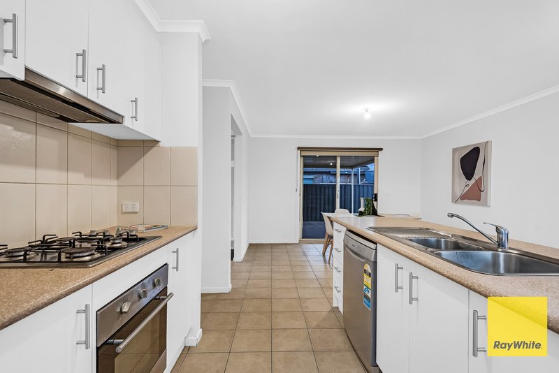 Photo - 4 Broombush Court, Truganina VIC 3029 - Image 7