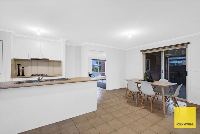 Photo - 4 Broombush Court, Truganina VIC 3029 - Image 11