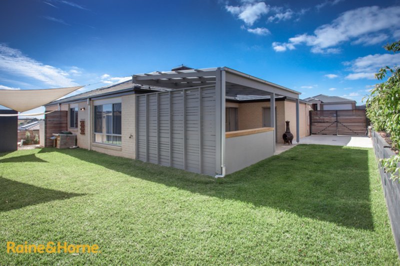 Photo - 4 Broomfield Avenue, Sunbury VIC 3429 - Image 15